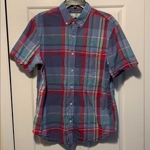 Old Navy The Classic Button Up Short Sleeved Shirt